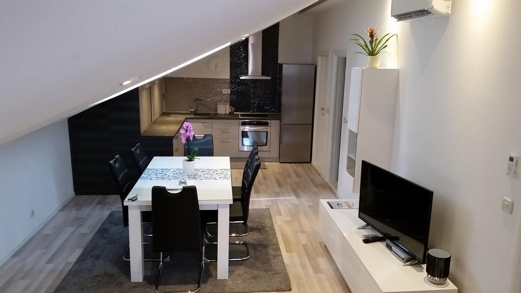 Apartments Sanja トロギール エクステリア 写真