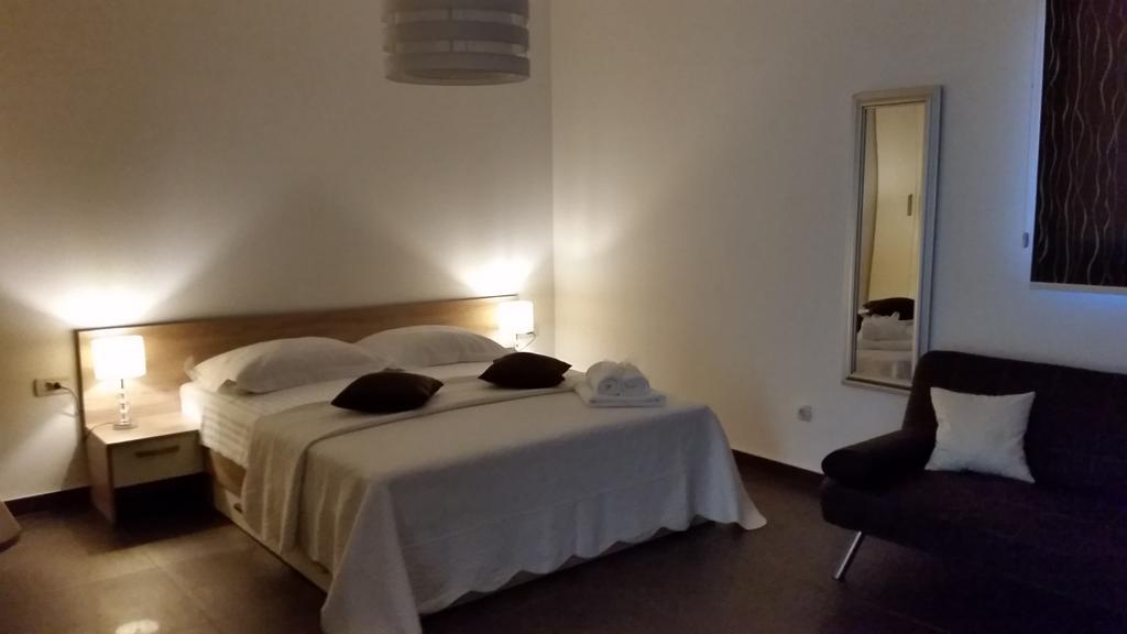 Apartments Sanja トロギール エクステリア 写真